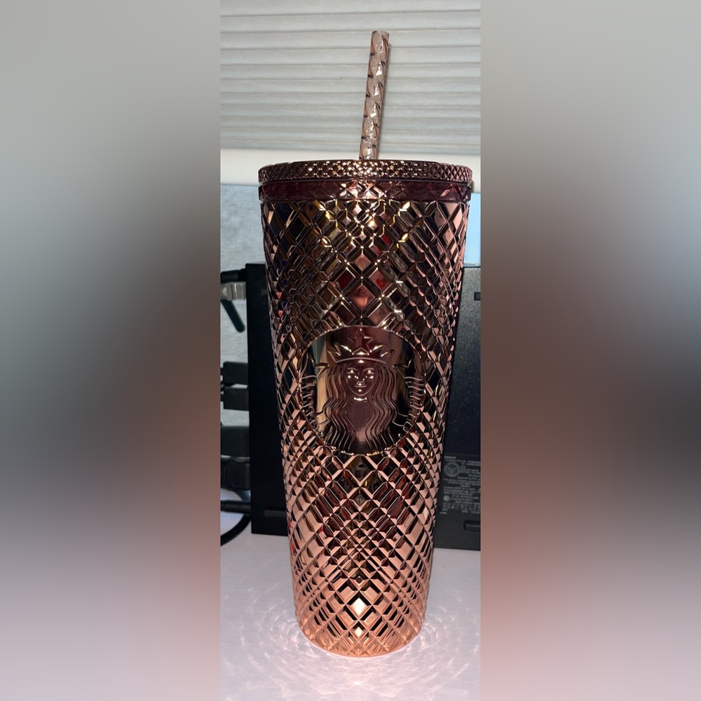 2023 Starbucks holiday rose gold cup